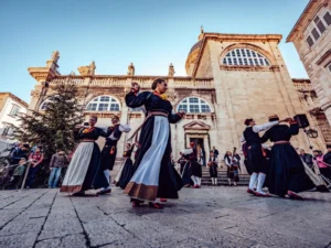 Saturday Winter Mornings in Dubrovnik – Free Guided Tours and Traditional Folklore