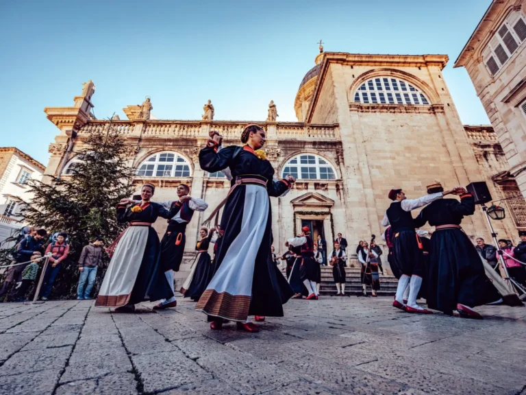 Saturday Winter Mornings in Dubrovnik – Free Guided Tours and Traditional Folklore